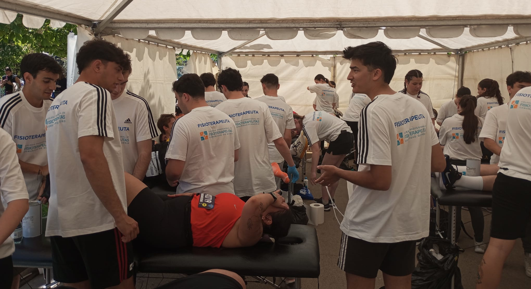 Apoyo sanitario a los corredores de la Maratón y Media Maratón de Madrid
